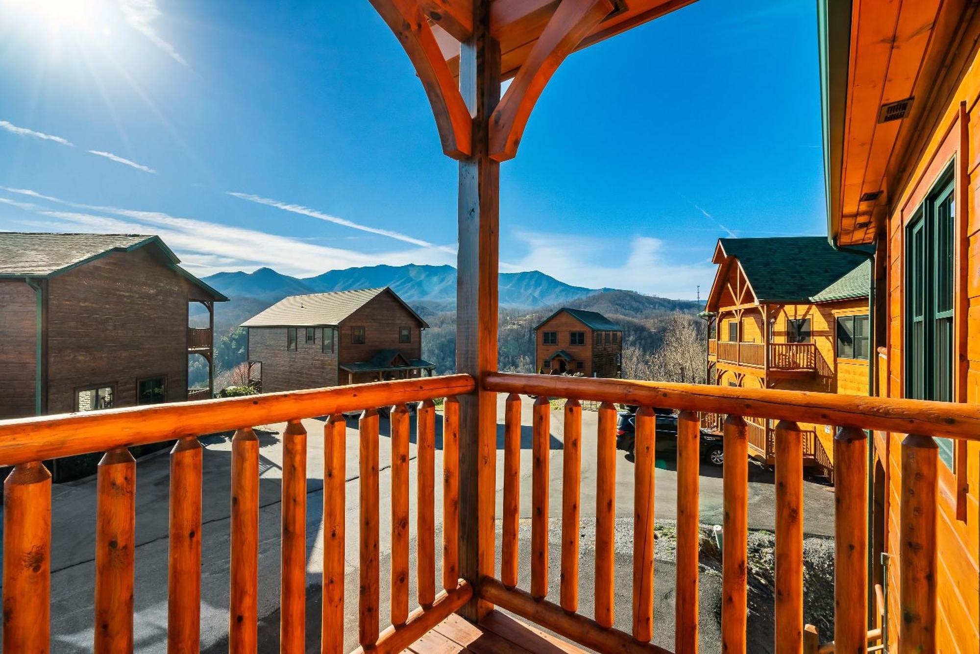 Full Equipped Cabin With A Pool And Game Room Smokies Views Gatlinburg Zewnętrze zdjęcie