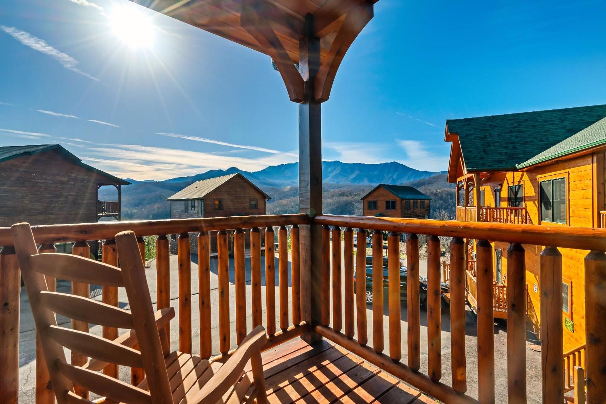 Full Equipped Cabin With A Pool And Game Room Smokies Views Gatlinburg Zewnętrze zdjęcie