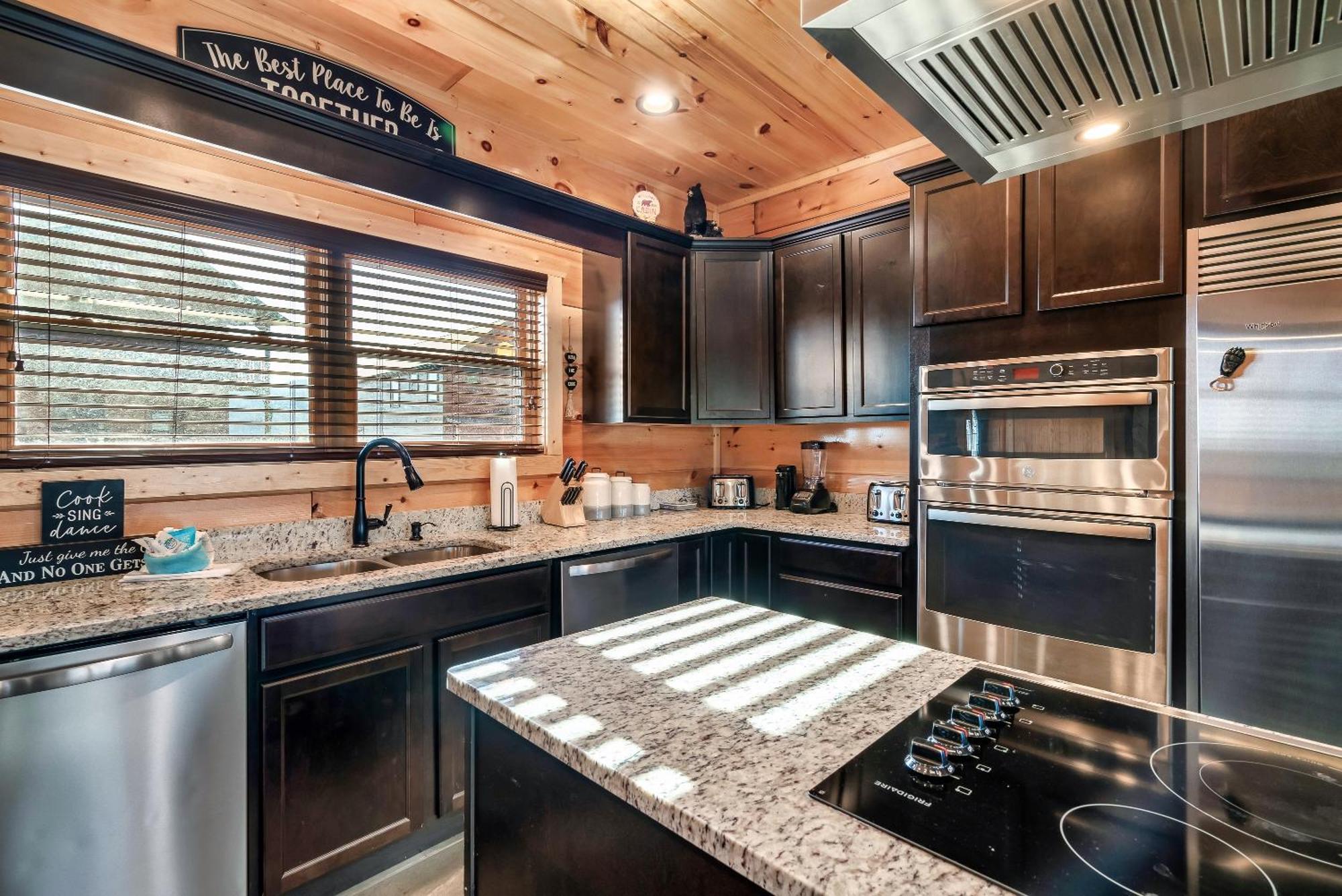 Full Equipped Cabin With A Pool And Game Room Smokies Views Gatlinburg Zewnętrze zdjęcie